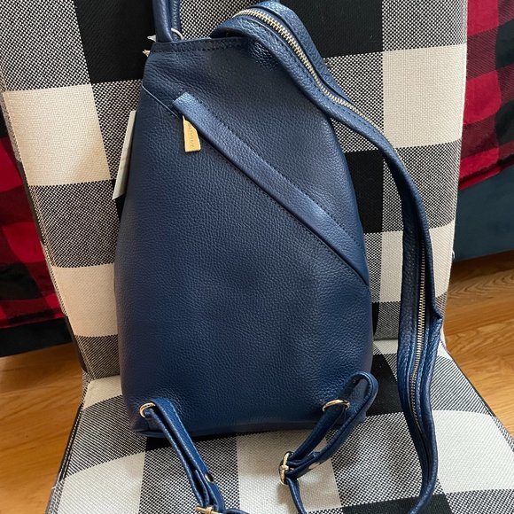 Made In Italy Leather Sling Backpack from VALENTINA - Picture 9 of 12